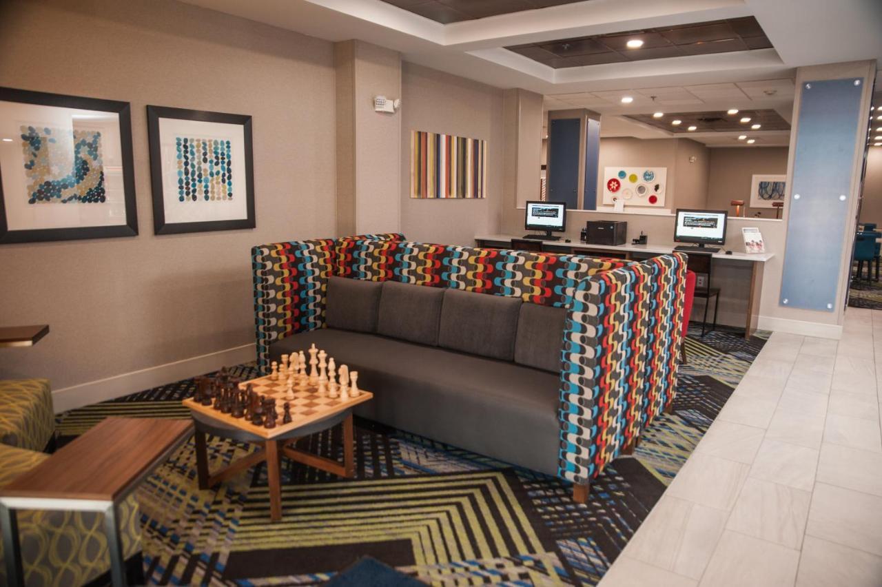 Holiday Inn Express Hotel & Suites Norfolk By Ihg Exterior foto