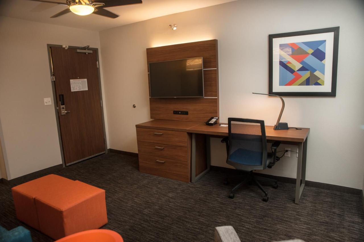 Holiday Inn Express Hotel & Suites Norfolk By Ihg Exterior foto
