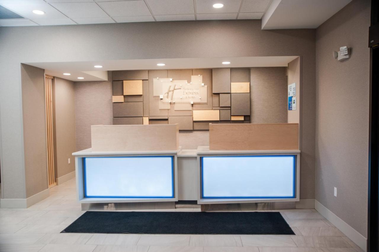 Holiday Inn Express Hotel & Suites Norfolk By Ihg Exterior foto
